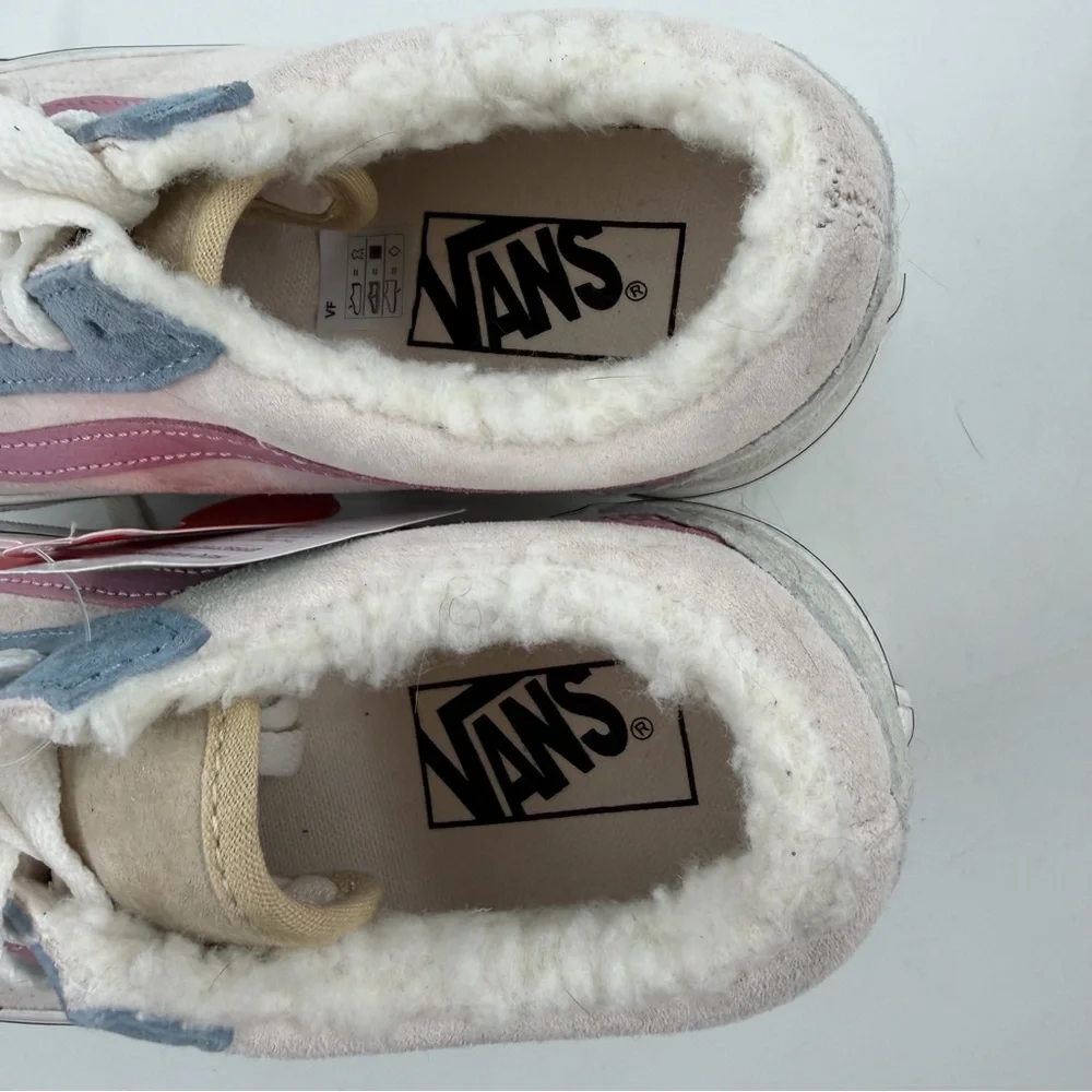 Vans Unisex Old Skool Stackform-SZ 5-Sherpa Trim Platform Shoe Sneakers Pastel